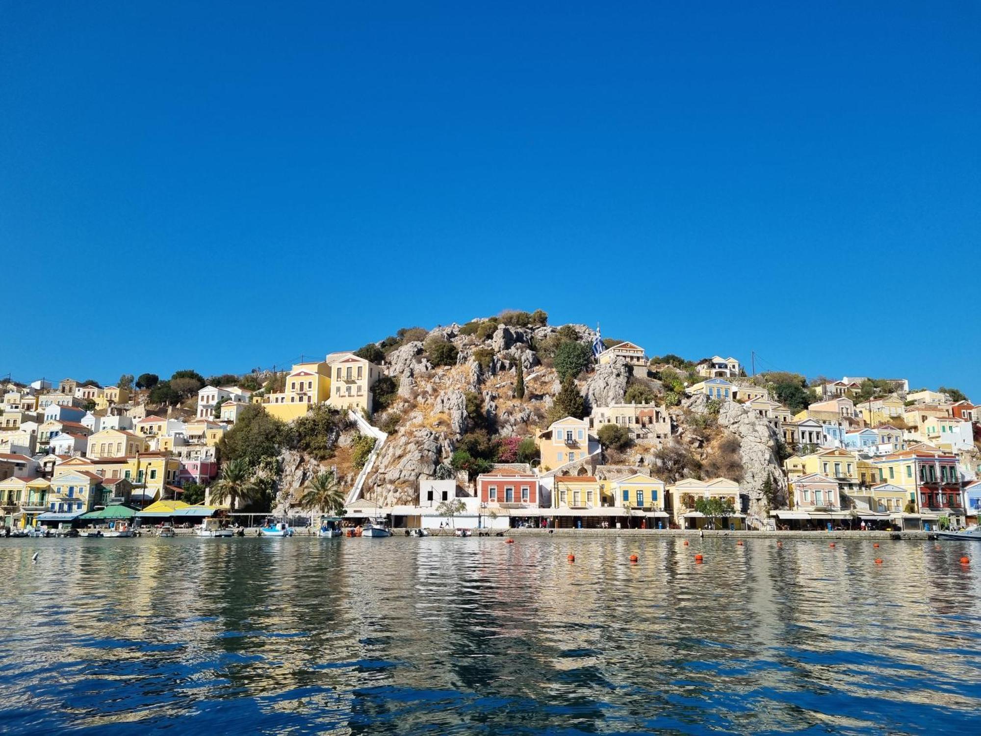 Little Gem Symi Boutique Studio ภายนอก รูปภาพ